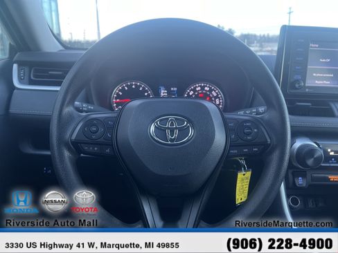 Used 2022 Toyota RAV4 LE image 21