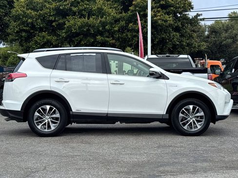 Used 2017 Toyota RAV4 XLE w/ Convenience Package AWD/4WD image 2