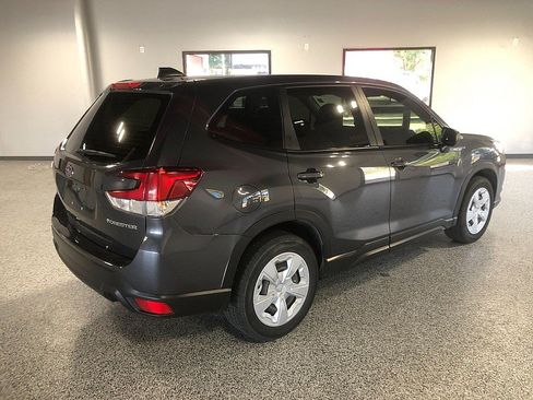 Used 2022 Subaru Forester AWD/4WD image 5