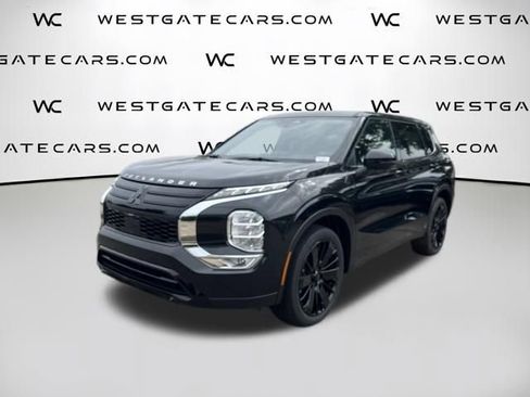 New 2026 Mitsubishi Outlander LE FWD image 1