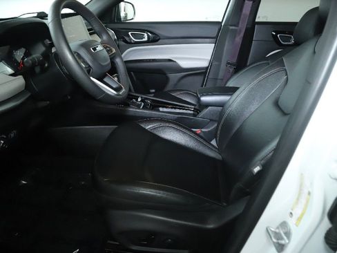 Used 2025 Jeep Compass Limited AWD/4WD image 18
