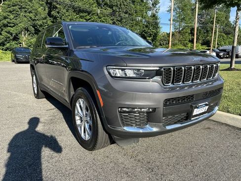 Used 2023 Jeep Grand Cherokee L Limited AWD/4WD image 2