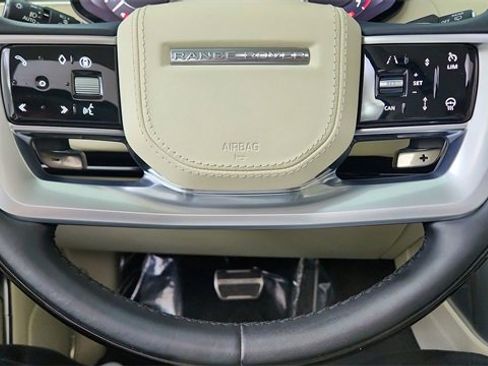 Used 2024 Land Rover Range Rover Long Wheelbase SE image 43