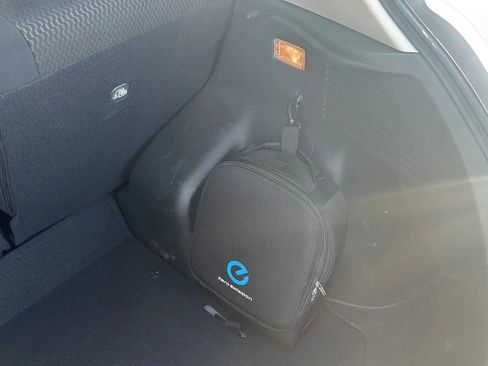 Used 2015 Nissan Leaf S FWD image 28