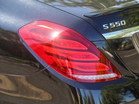 Used 2017 Mercedes-Benz S 550 Sedan image 8