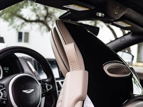 Used 2023 Aston Martin DB11 Coupe RWD image 29