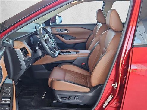Used 2024 Nissan Rogue Platinum FWD image 17