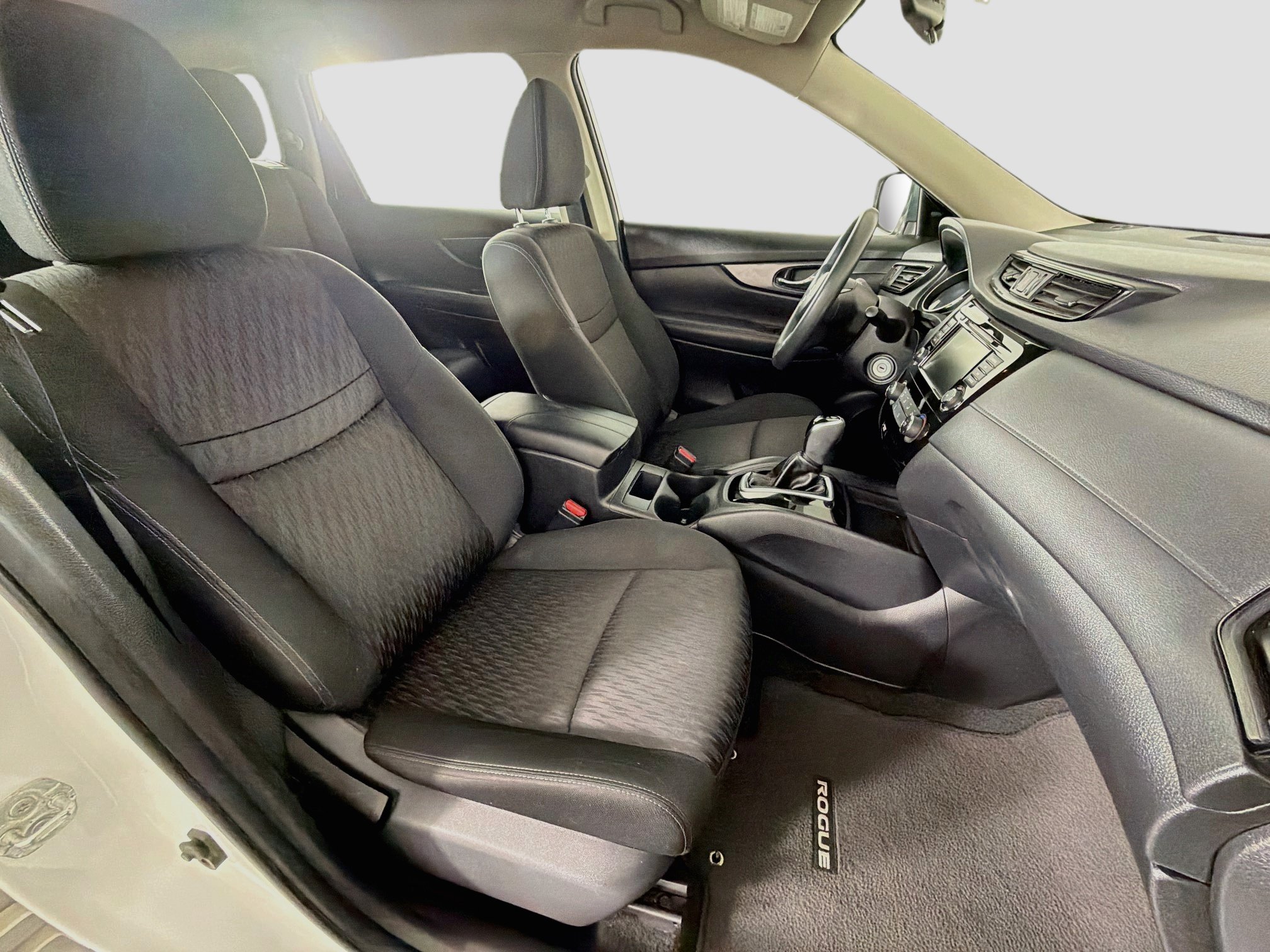 Used 2018 Nissan Rogue S FWD image 29