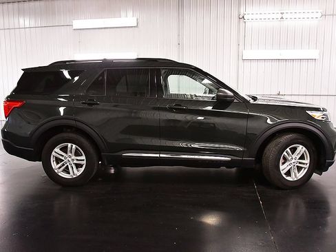 Used 2024 Ford Explorer XLT w/ Equipment Group 202A AWD/4WD image 9