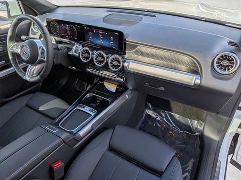 Certified 2026 Mercedes-Benz GLB 250 4MATIC image 22