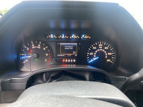 Used 2018 Ford F150 XL w/ Equipment Group 101A Mid RWD image 12