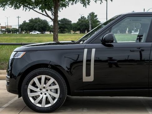 Used 2024 Land Rover Range Rover SE AWD/4WD image 14
