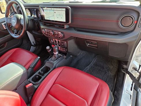 Used 2024 Jeep Wrangler Unlimited Rubicon 392 image 19