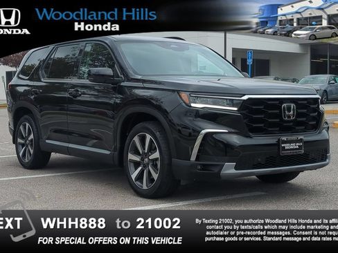 Used 2025 Honda Pilot Touring image 3