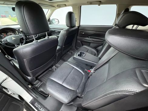 Used 2016 Mitsubishi Outlander SEL AWD/4WD image 16