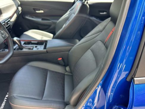 New 2026 Nissan Sentra SR w/ SR Premium Package FWD image 13