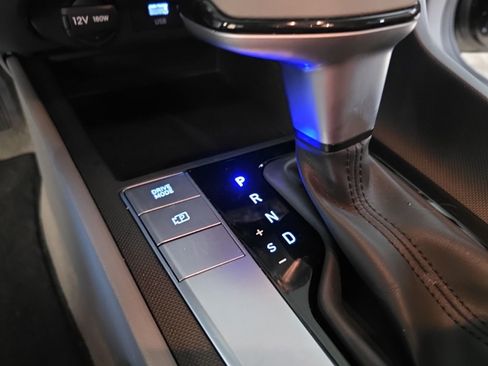 Used 2025 Hyundai Elantra SE image 22