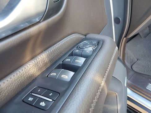 Used 2024 GMC Yukon XL Denali w/ Advanced Technology Package RWD image 17