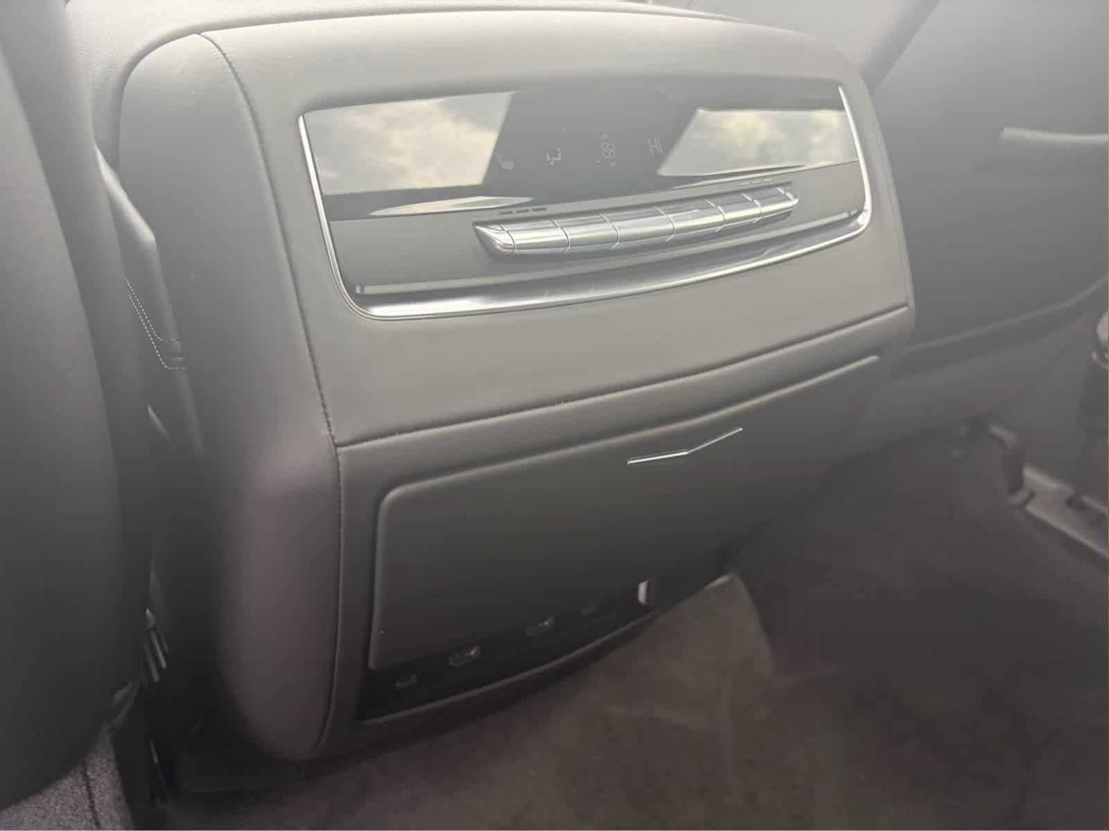 Used 2026 Cadillac Escalade Platinum Sport w/ LPO, ONYX Package AWD/4WD image 19