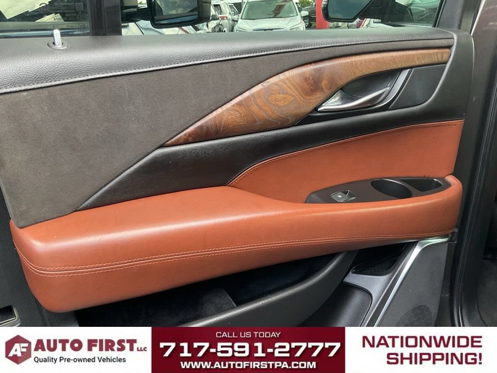 Used 2020 Cadillac Escalade ESV Luxury AWD/4WD image 11