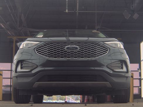 Used 2023 Ford Edge SEL AWD/4WD image 2