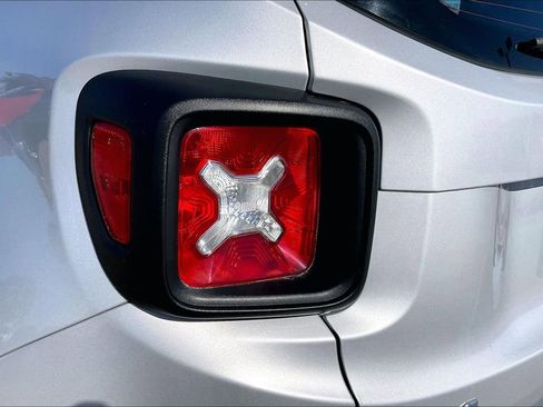 Used 2021 Jeep Renegade Sport image 20