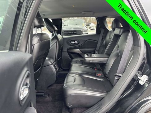 Used 2019 Jeep Cherokee Latitude Plus image 24