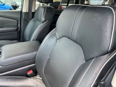Used 2024 Honda Pilot Elite image 11