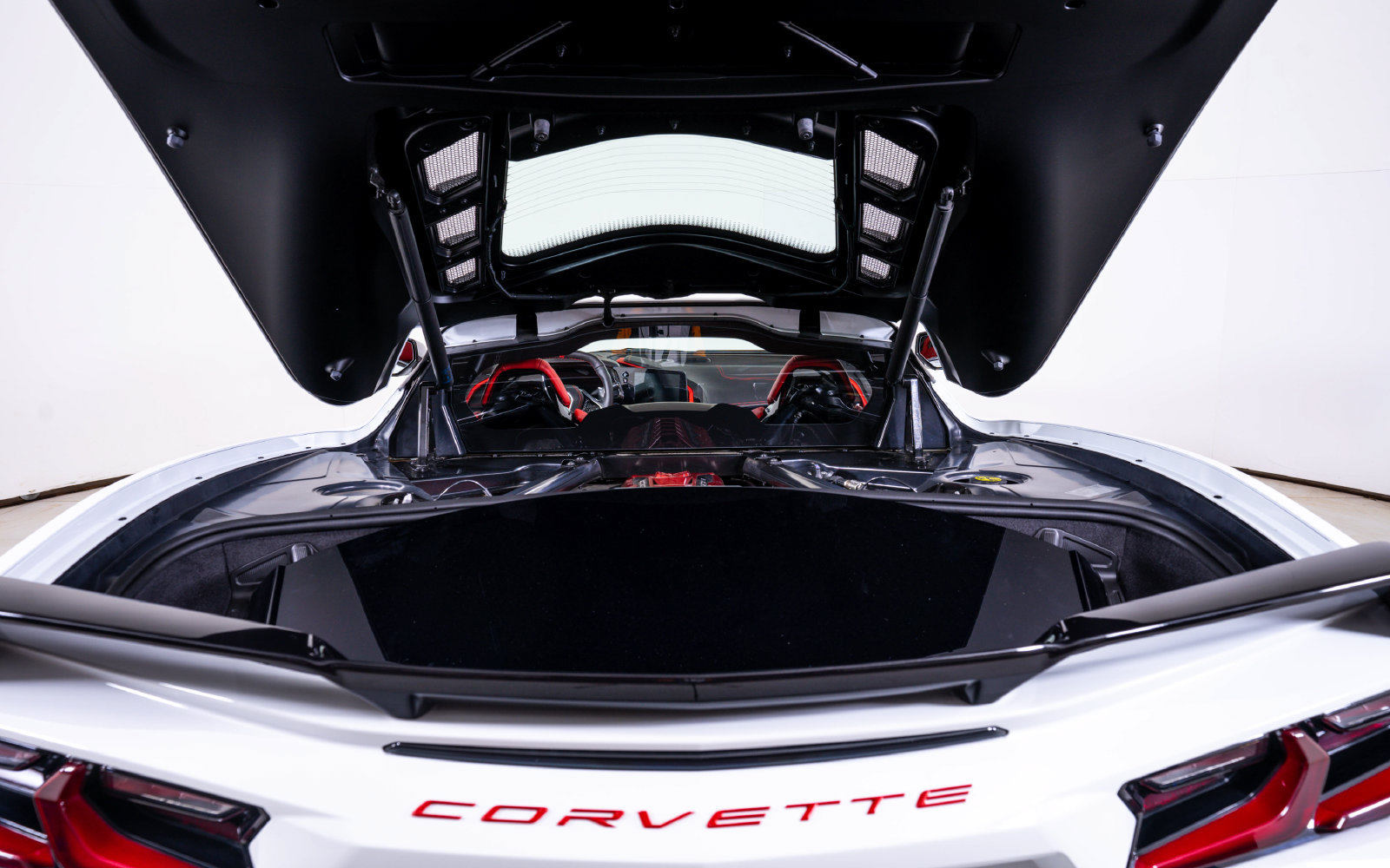 Used 2022 Chevrolet Corvette Stingray Premium Cpe w/ Z51 Performance Package RWD image 24