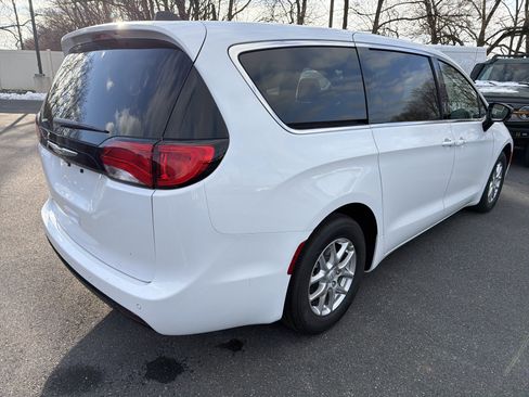 New 2026 Chrysler Voyager LX image 7