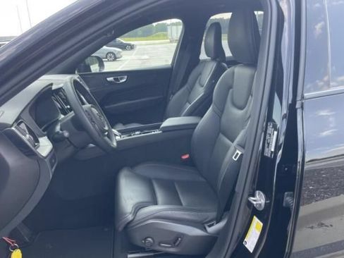Used 2025 Volvo XC60 B5 Ultra AWD/4WD image 8