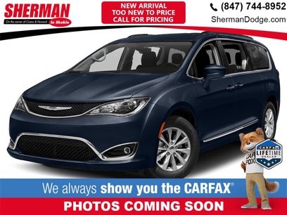 Used 2018 Chrysler Pacifica Touring-L Plus w/ Tire & Wheel Group