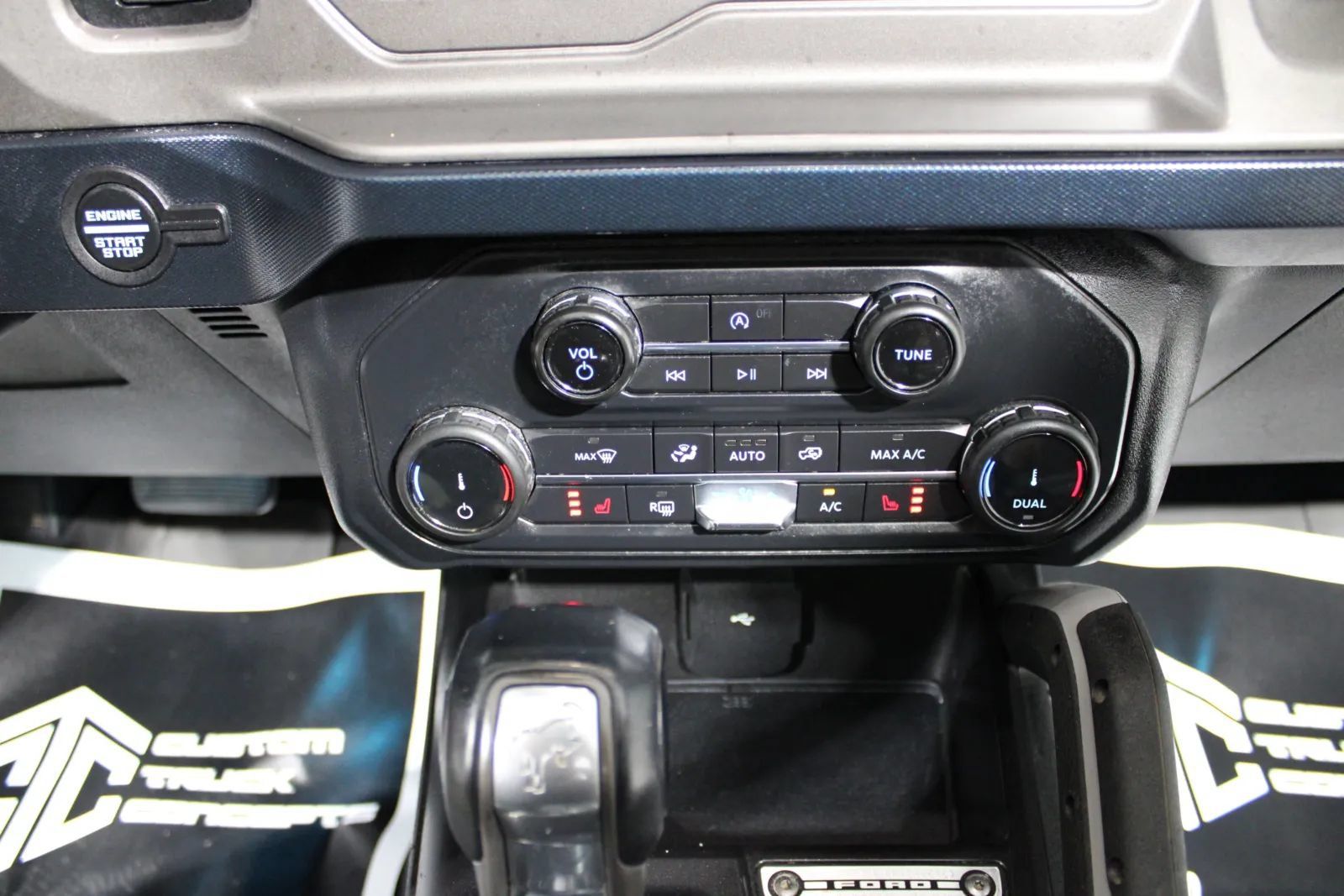 Used 2022 Ford Bronco Outer Banks AWD/4WD image 24