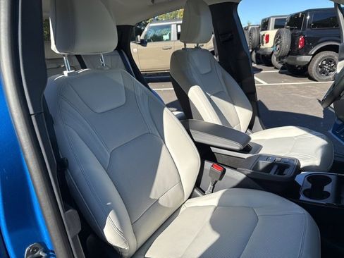 New 2025 Ford Mustang Mach-E Premium image 23