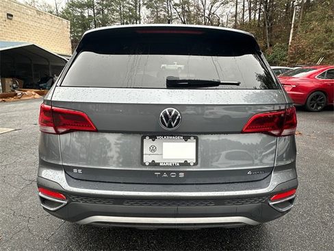 Certified 2024 Volkswagen Taos SE image 6