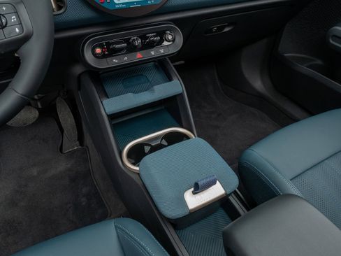 Used 2025 MINI Cooper Countryman S w/ Comfort Package Max image 28