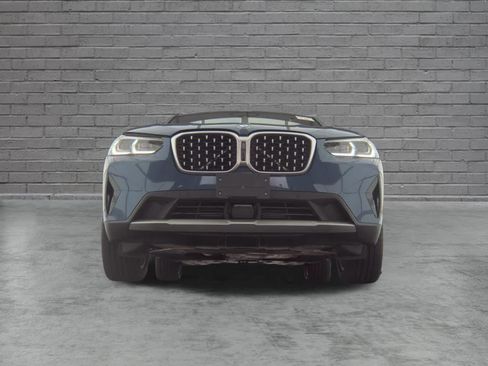 Used 2025 BMW X4 xDrive30i w/ Premium Package AWD/4WD image 3