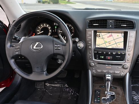 Used 2010 Lexus IS 250C RWD image 19