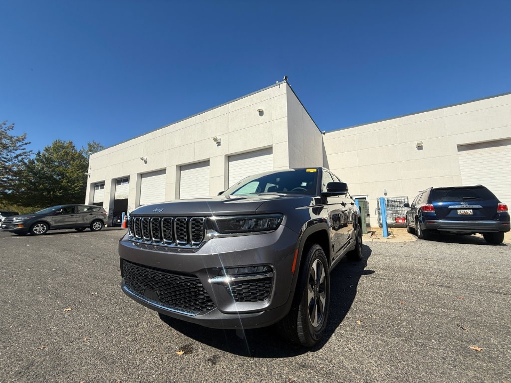 Used 2024 Jeep Grand Cherokee Limited 4xe AWD/4WD image 32