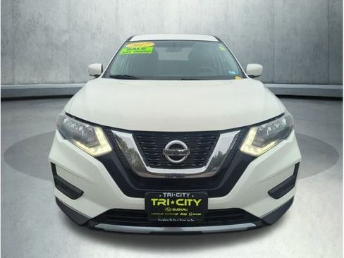 Used 2017 Nissan Rogue S image 11