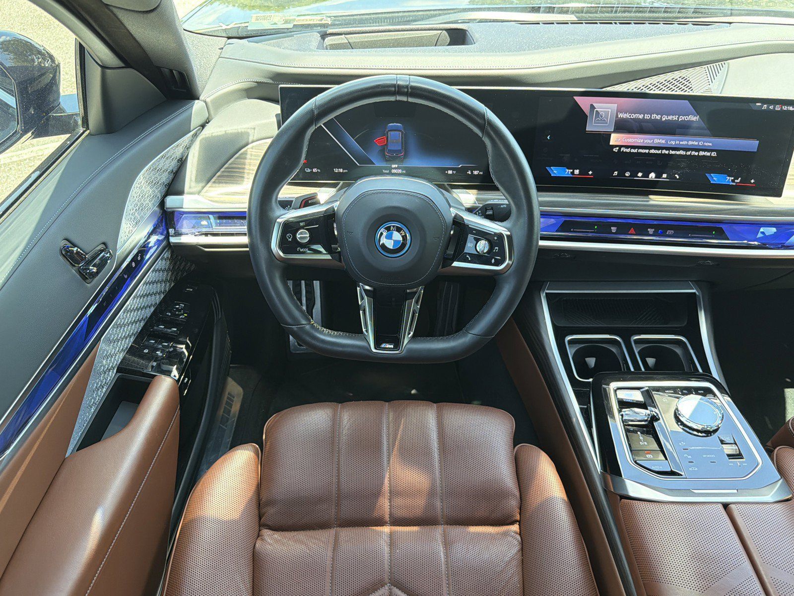 Certified 2024 BMW i7 xDrive60 w/ Executive Package AWD/4WD image 15