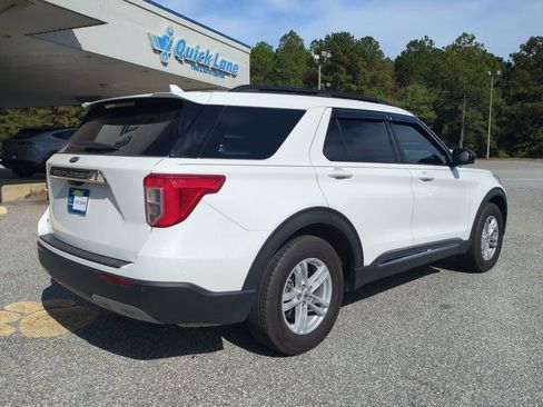 Used 2023 Ford Explorer XLT w/ Equipment Group 202A image 4