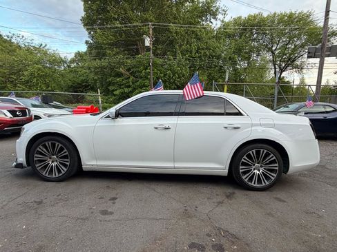 Used 2012 Chrysler 300 S RWD image 9