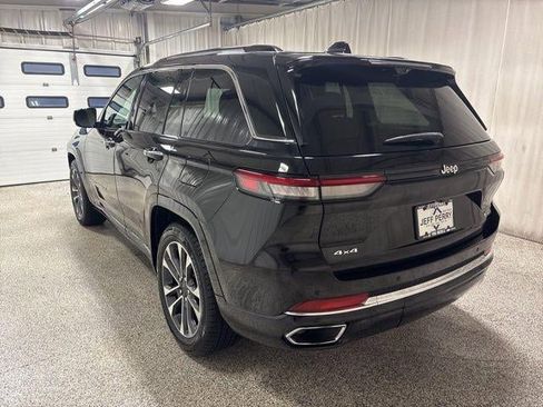 Used 2022 Jeep Grand Cherokee Overland w/ Luxury Tech Group IV image 27