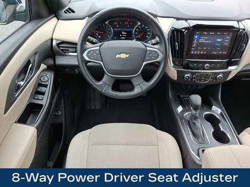 Used 2023 Chevrolet Traverse LT AWD/4WD image 3