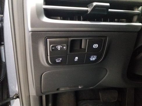 Certified 2025 Hyundai Tucson Limited AWD/4WD image 10