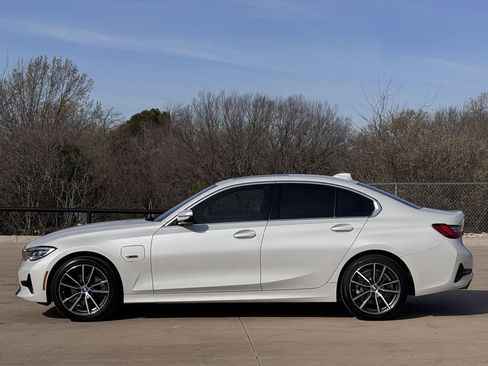 Used 2022 BMW 330e w/ Convenience Package RWD image 3