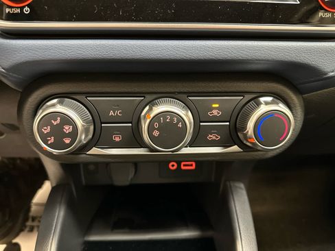 New 2025 Nissan Versa SV w/ Trunk Package FWD image 16