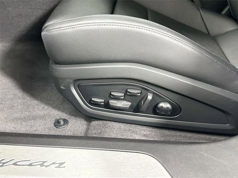 Certified 2025 Porsche Taycan AWD/4WD image 33