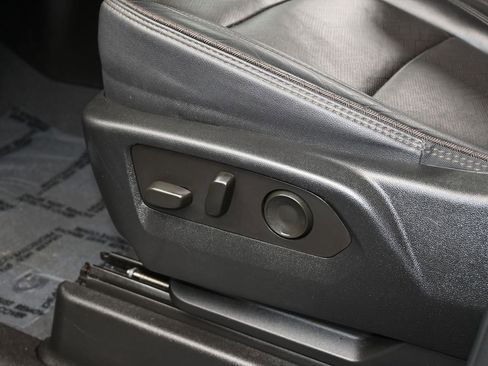 Used 2023 Chevrolet Tahoe High Country image 12